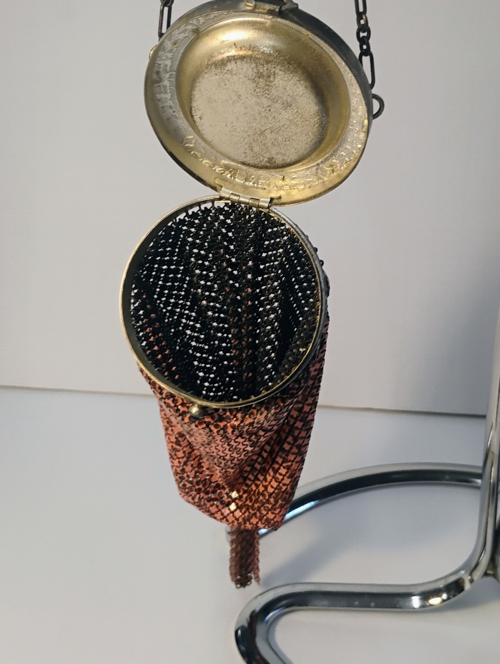 Victorian Mesh Evening Bag - Picture 3 of 4